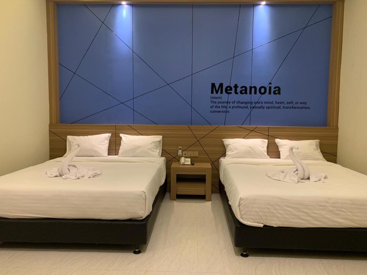 Bless Hotels Sintang Buitenkant foto