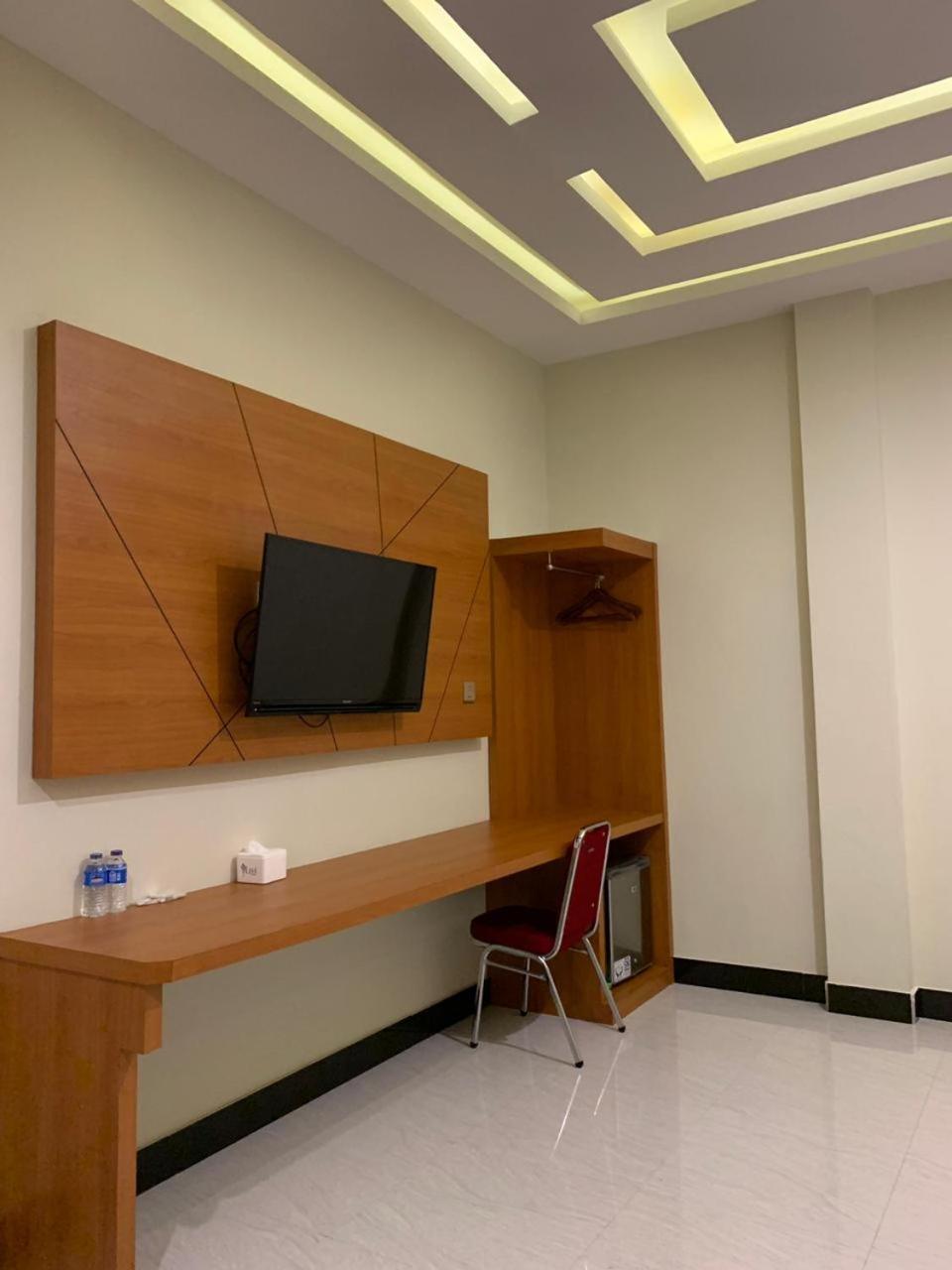 Bless Hotels Sintang Buitenkant foto